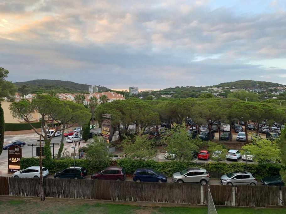 Amplio Apartamento Con Piscina Al Lado De La Playa Platja d'Aro Esterno foto